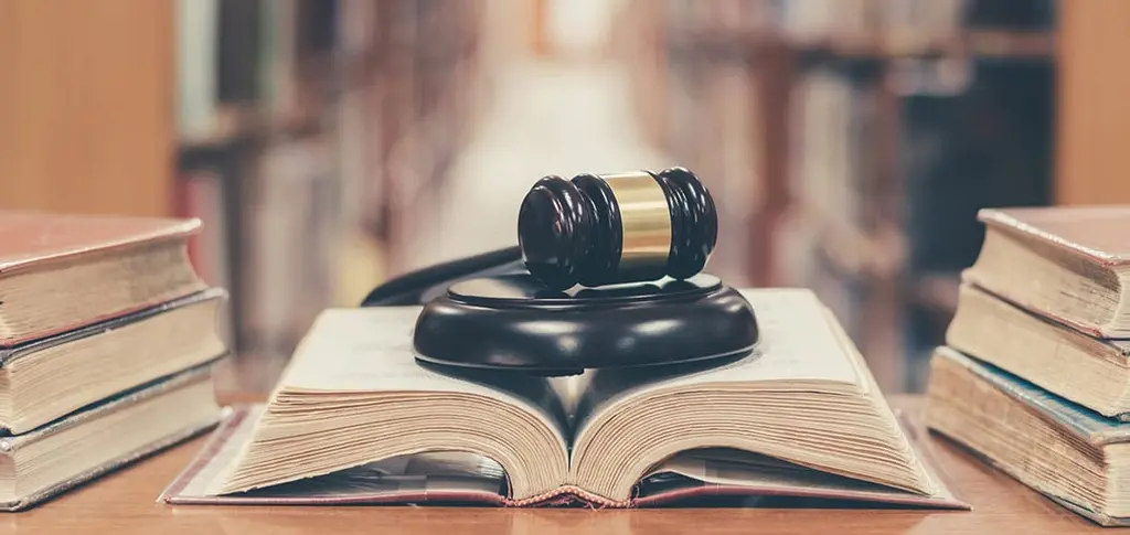 book and gavel 1140x540 1
